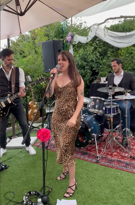 Ultraligero tocando en la fiesta de una boda en Málaga